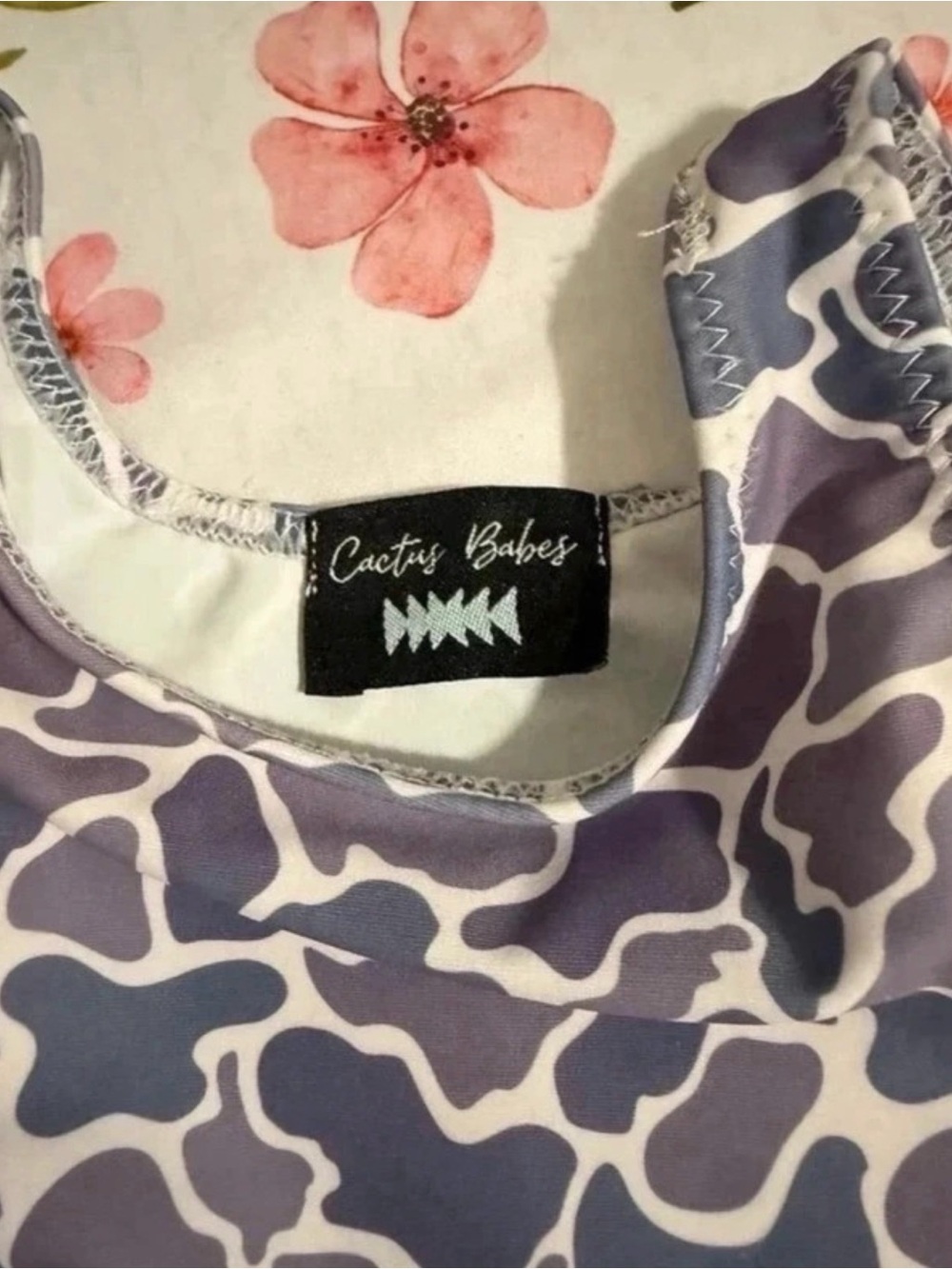 Girls' camo Patterned Ruffle One-Piece Swimsuit - Picture 2 of 2